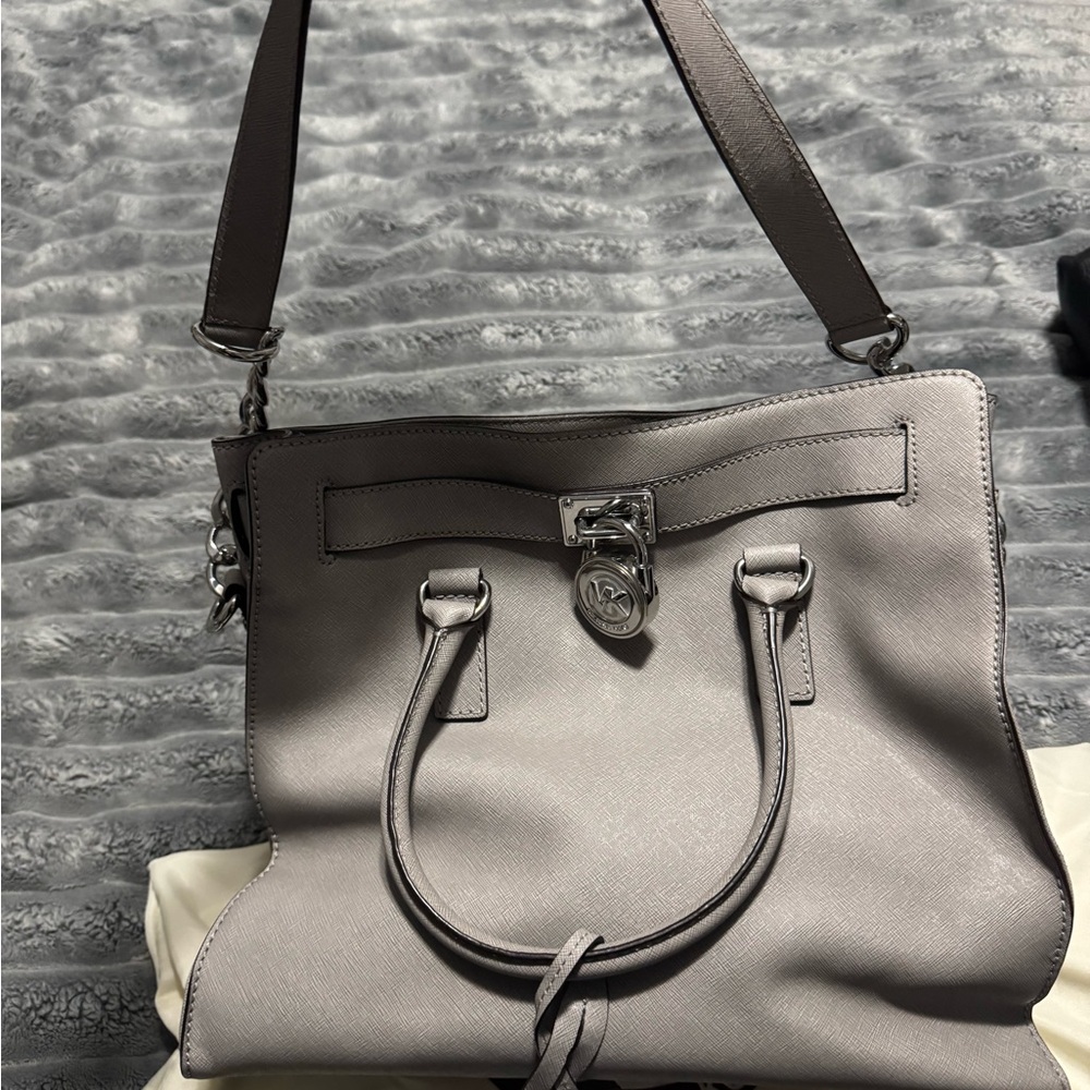 Elegant Gray Handbag